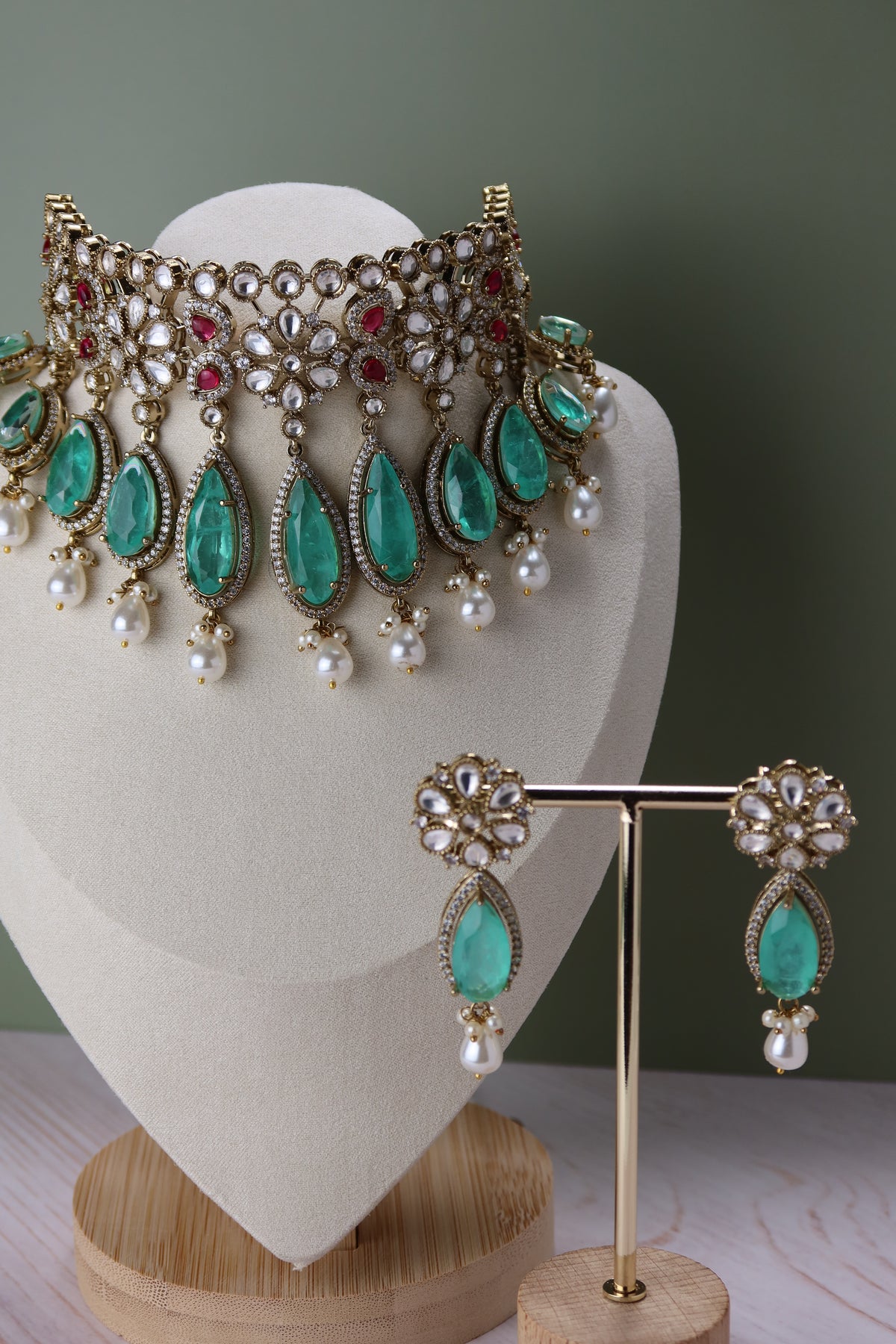 The SAPPHIRE DROP Set