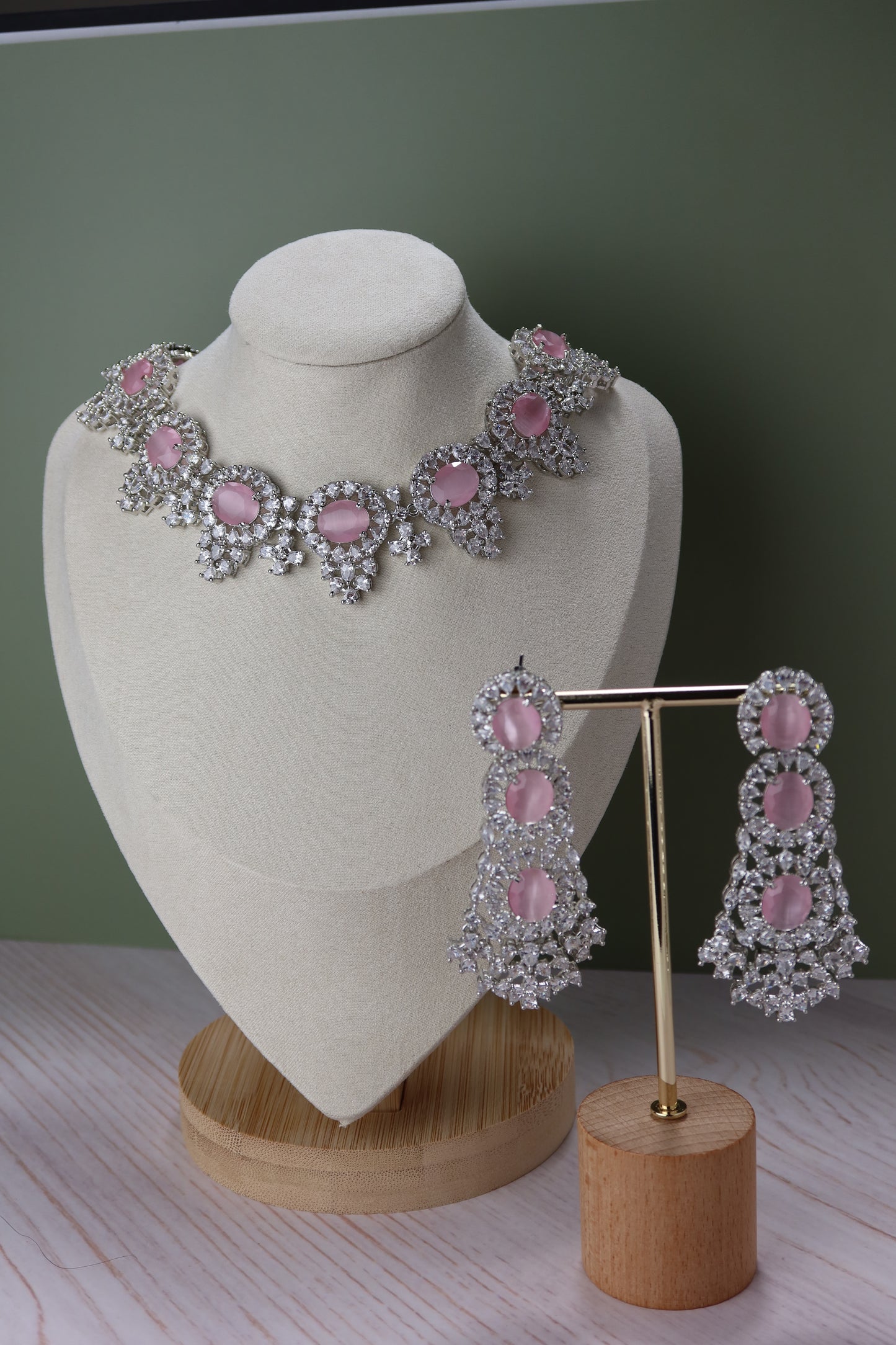 The DIAMANTÉ Set