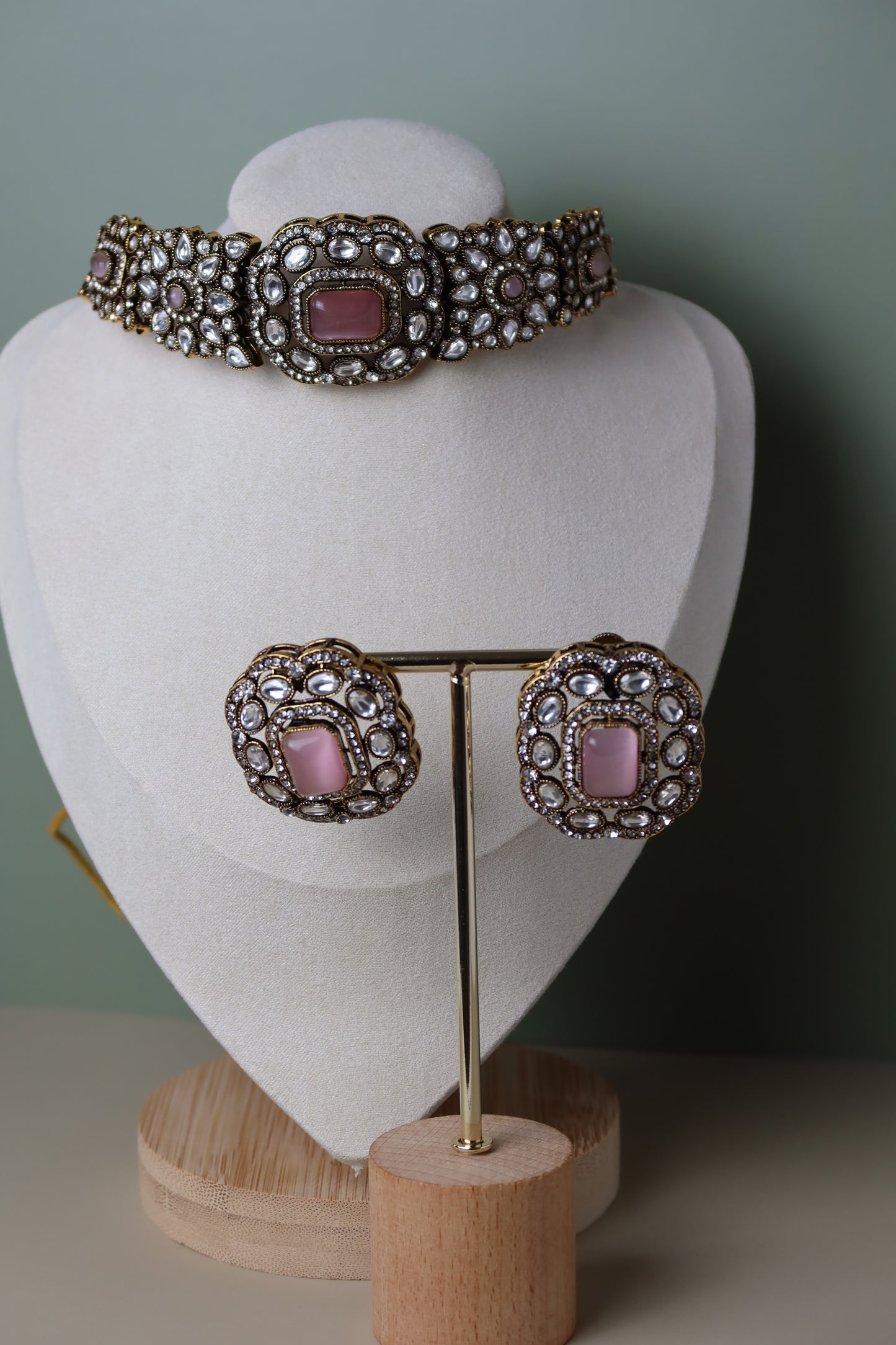 The REINA Set
