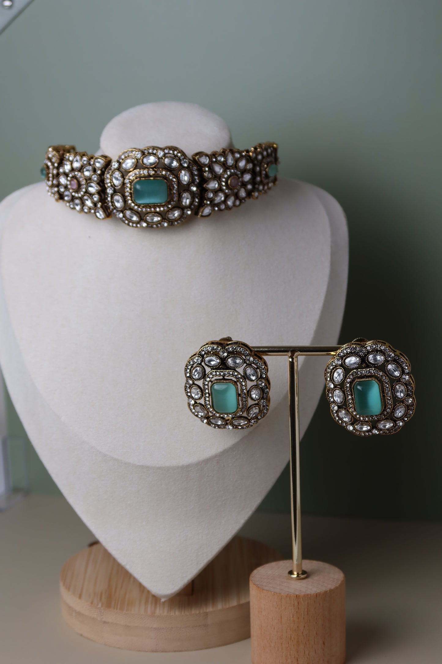 The REINA Set