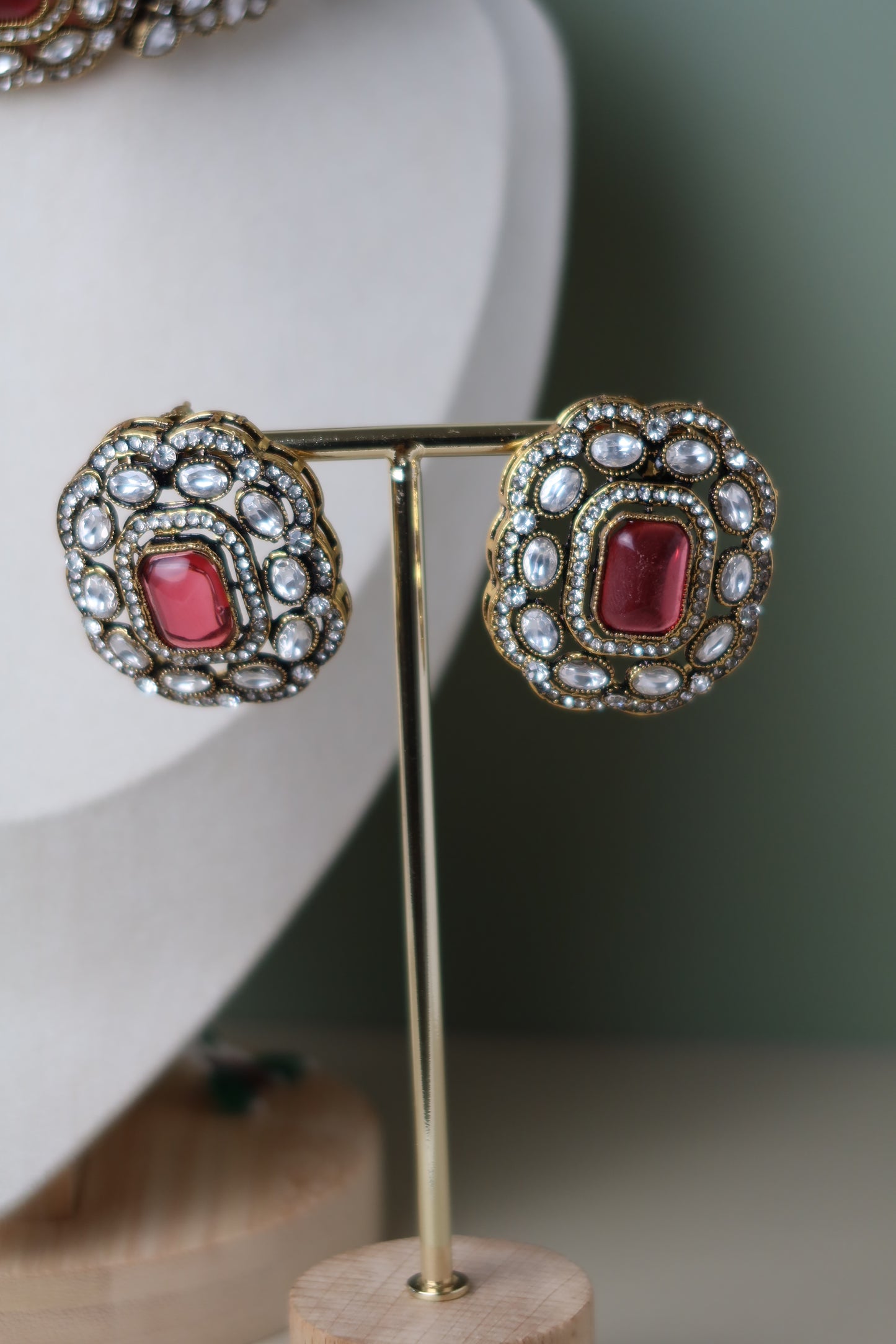 The REINA Set
