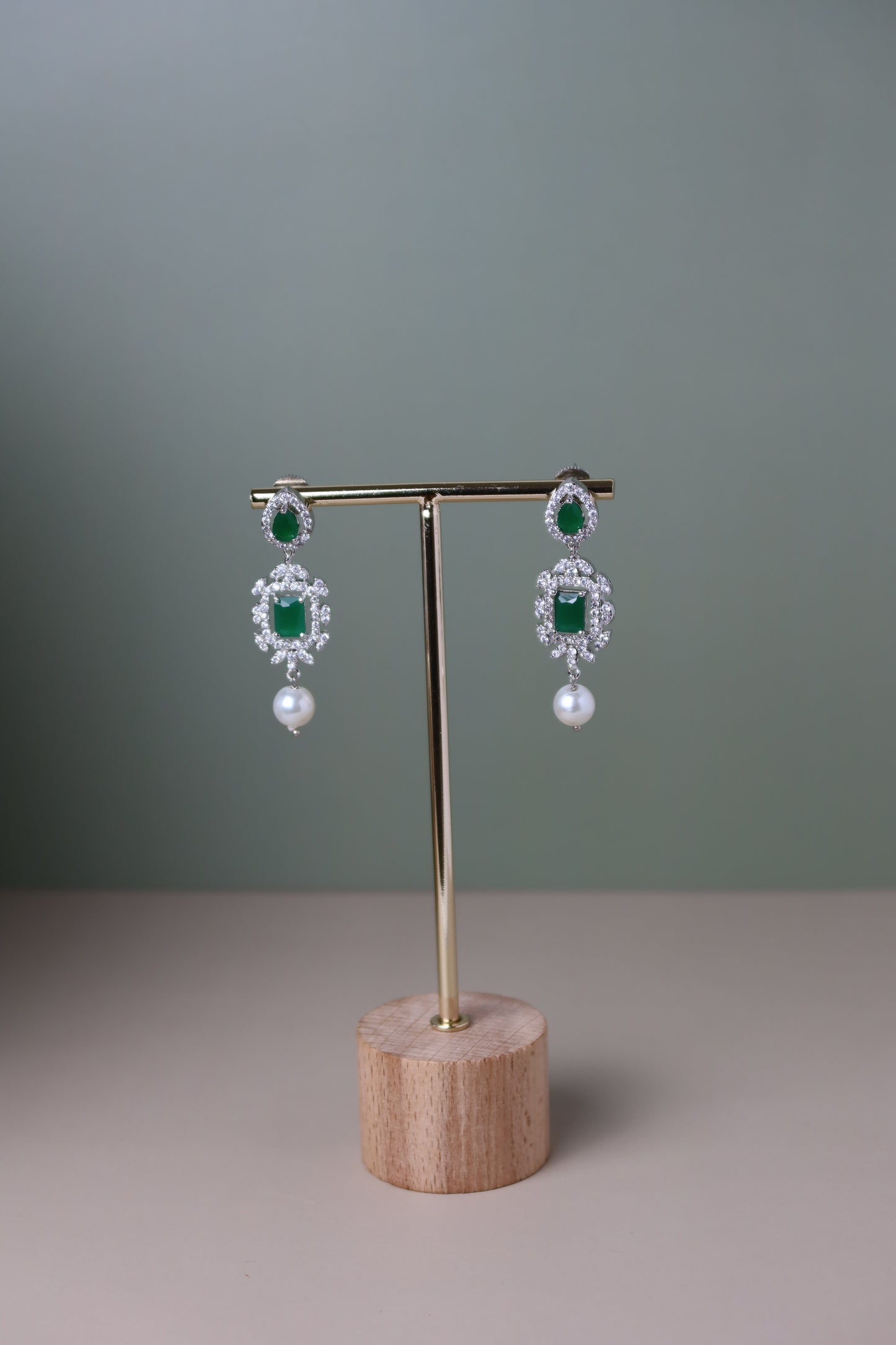 The EMERALD PEARL Set