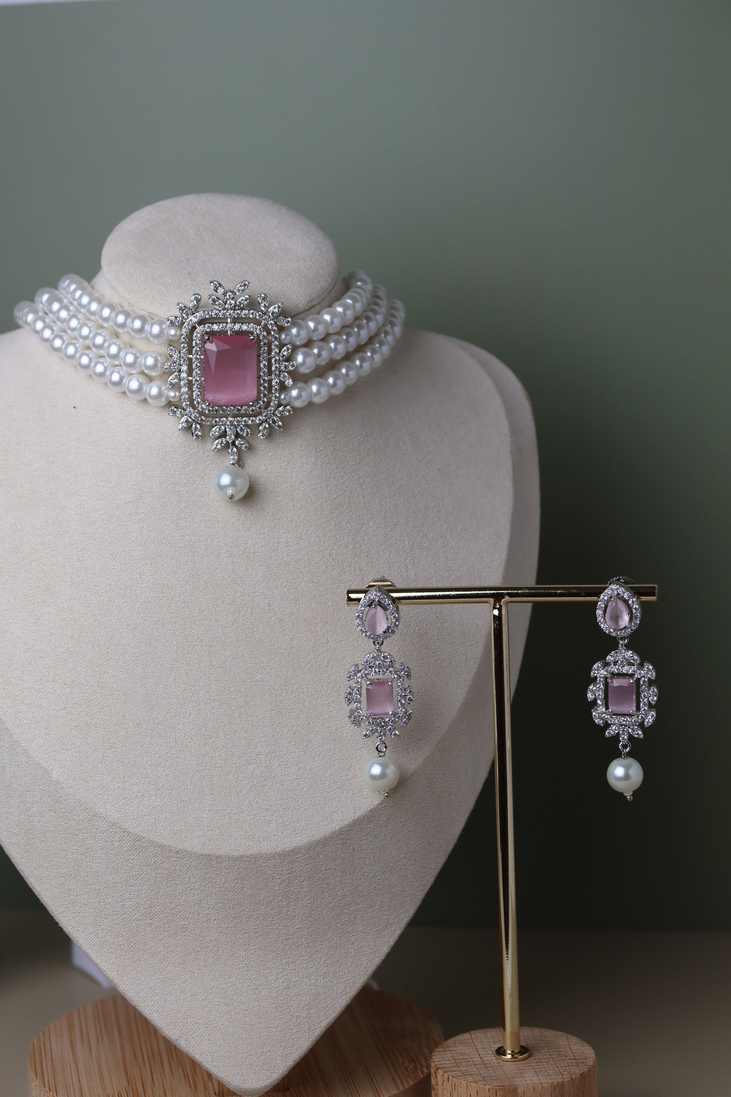The EMERALD PEARL Set